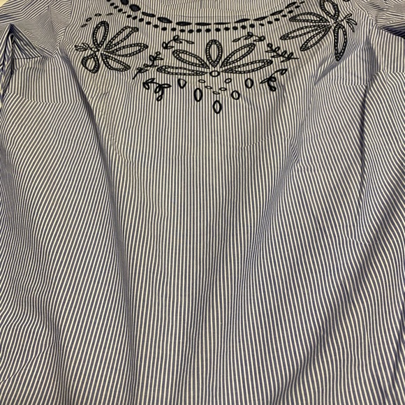 Blouse - Picture 2 of 3